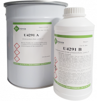 Weiße Plastikflasche mit grün-weißem Etikett mit Aufschrift "U4291 B" neben weißer Metalldose mit Etikettenaufschrift "U69421 A"